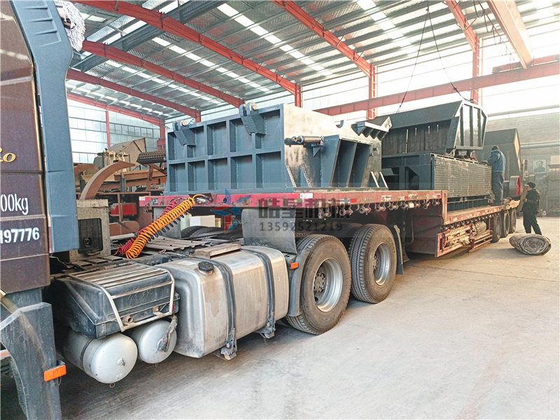 1800型<a href='https://www.hxjx08.com' target='_blank'><span>铝合金破碎机</span></a>设备装车发货