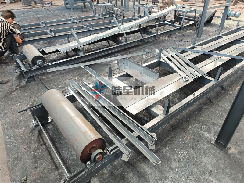 <a href='https://www.hxjx08.com' target='_blank'><span>铝合金破碎机</span></a><a href='https://www.hxjx08.com/psxl/1279.html' target='_blank'><span>废铝破碎</span></a>分选设备输送带设备生产现场