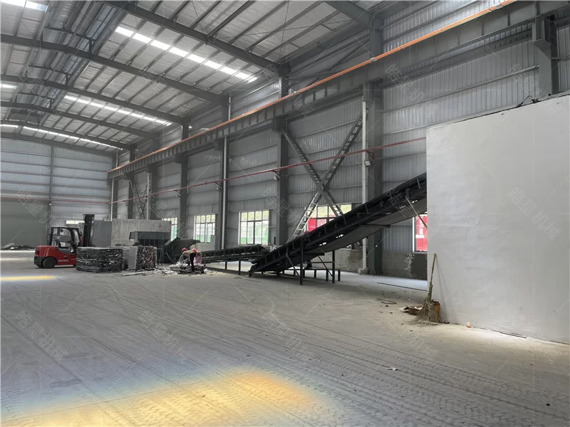 Xinjiang Xinzhou Jinyuan Renewable Resources Recycling Co., Ltd. –HXPS1600 Aluminum Scrap Crusher & HXSS1600 Double Shaft Shredder & 1200 Eddy Current Separator Case Study - on-site application photo