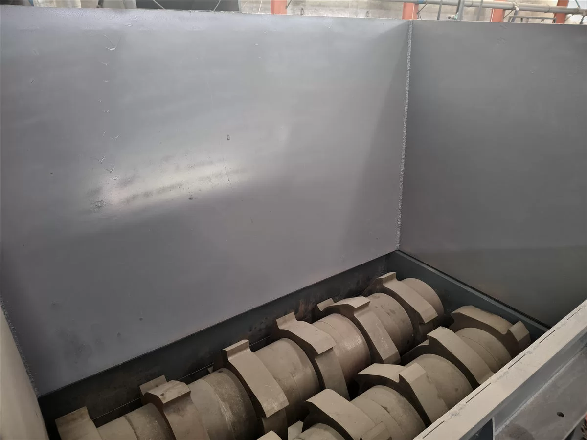Baled Scrap Shredder Workshop Photos: Feeding Opening, Shredding Box and Drive System Details