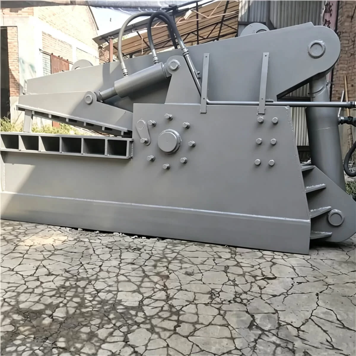 Alligator Shear