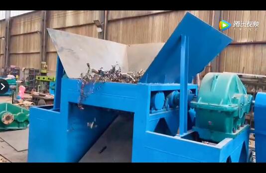 铁屑粉碎机设备作业视频展示