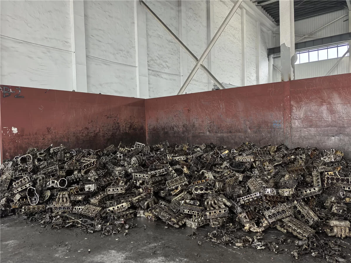 Aluminum Crankcase Crushing Test: Iron Inserts and Discharge Condition