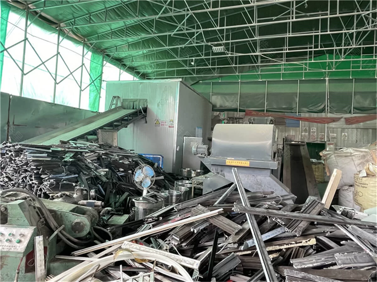 Aluminum Door and Window Profile Crushing Plant with Controlled Feeding