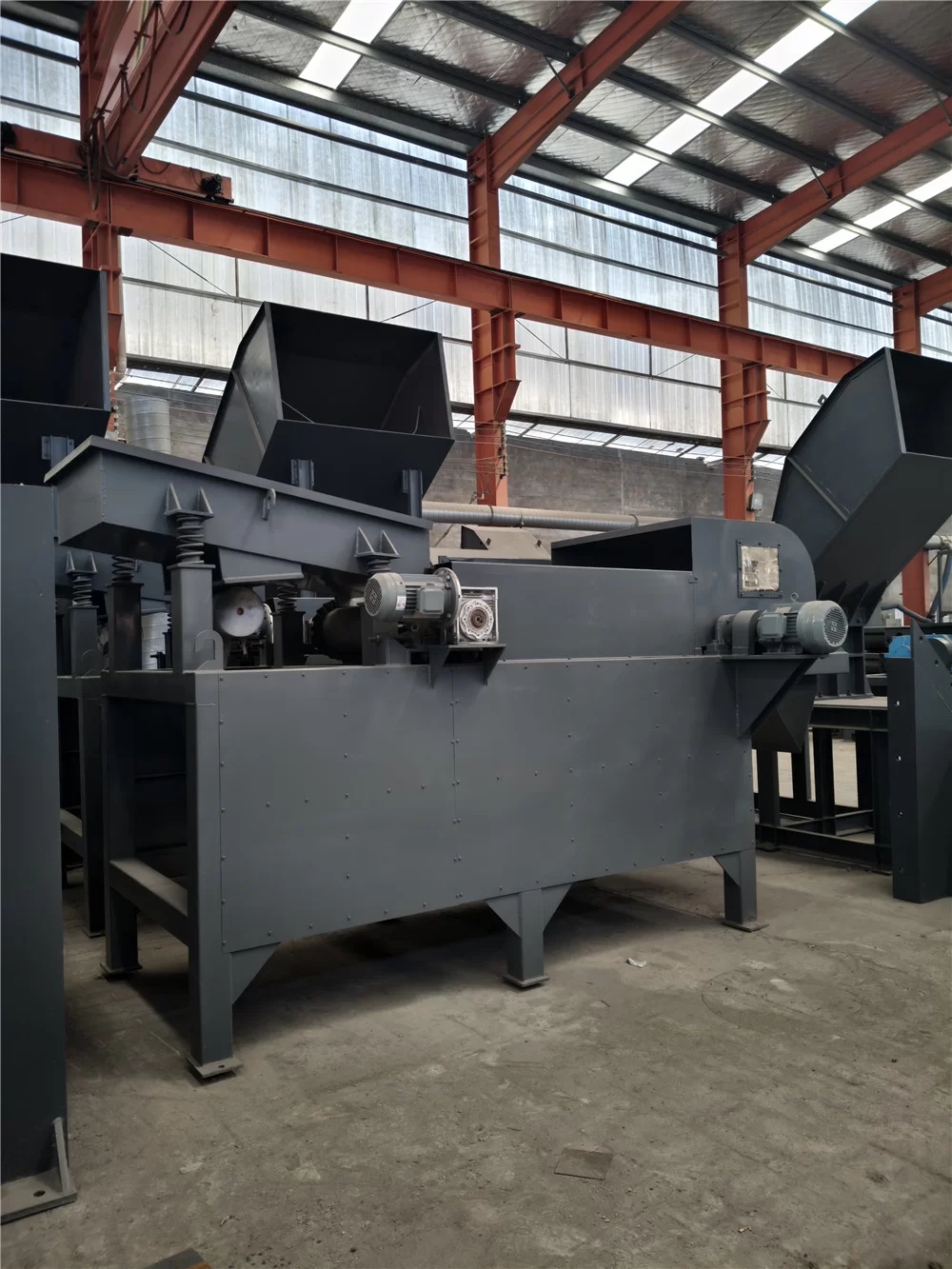 Can Compressed Metal Bales Be Fed Directly into a Twin Shaft Shredder